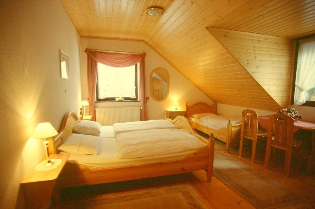 Hotel Landgasthof Simon Waldrach Room photo